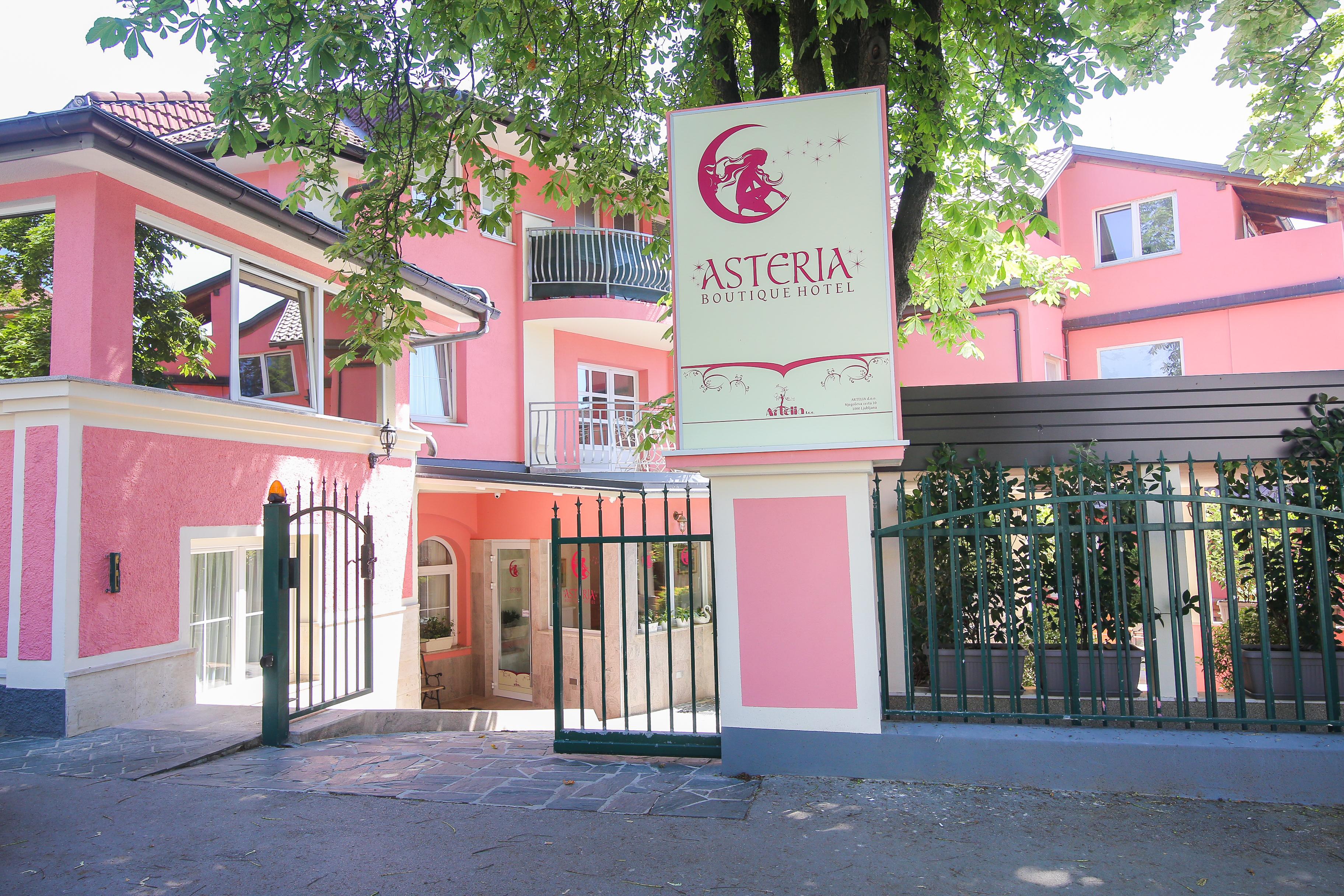 Boutique Hotel Asteria Любляна Экстерьер фото